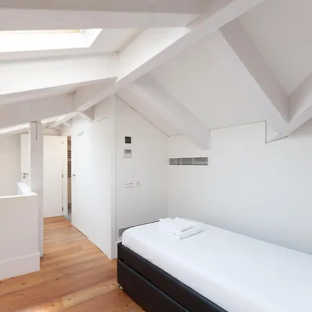 Flh Restauradores Mezzanine With View Lisboa